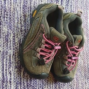 Keen girls size 10 shoes